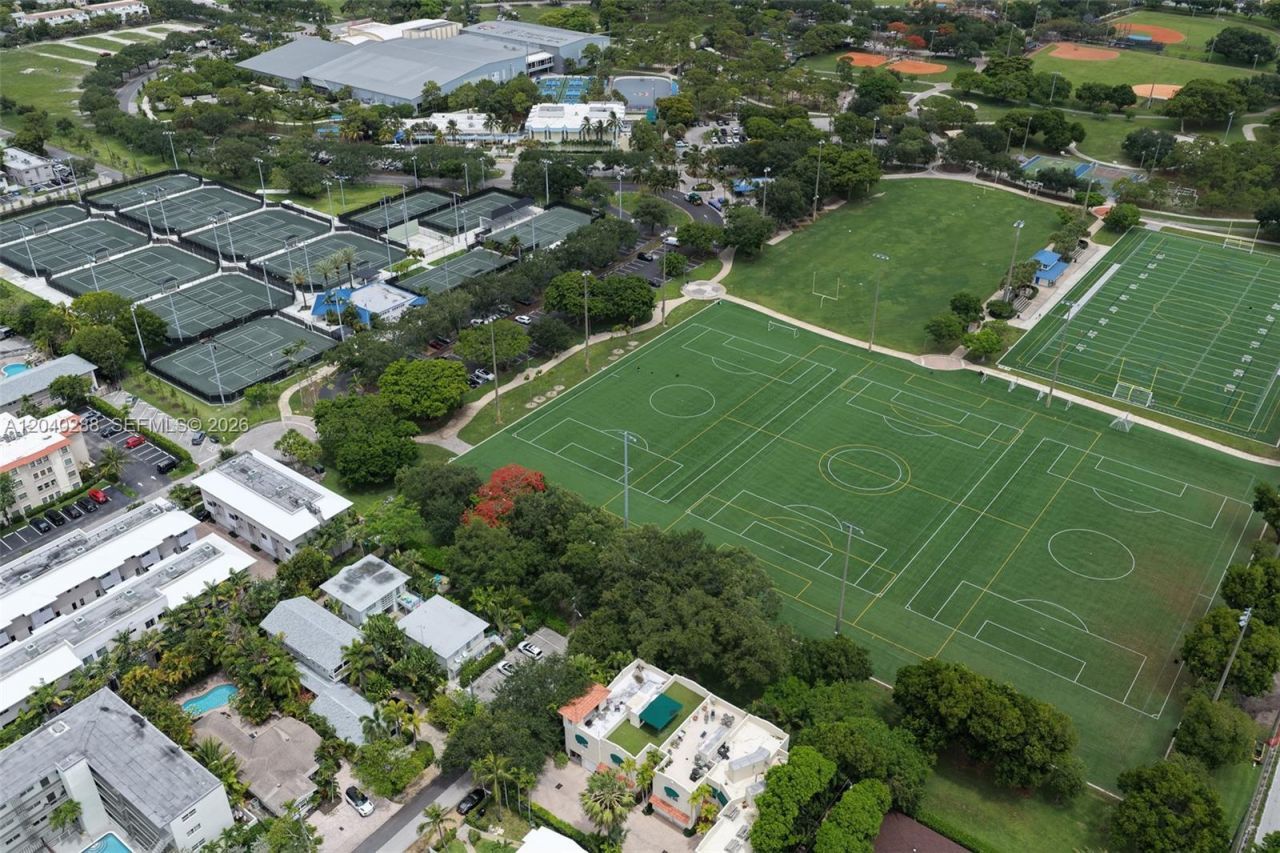 611 NE 14th Ave, Unit 206, Fort Lauderdale, FL 33304 Photo