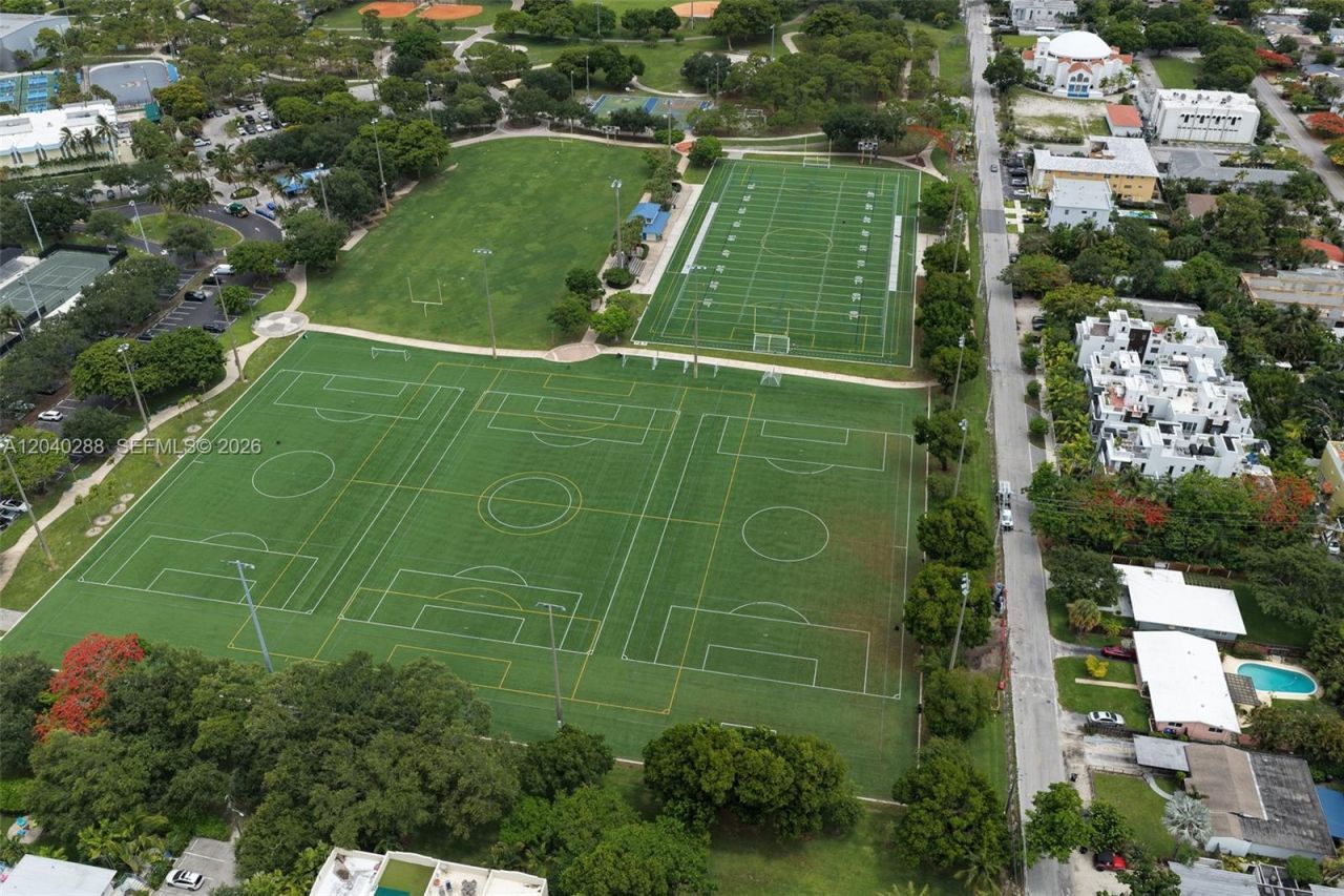 611 NE 14th Ave, Unit 206, Fort Lauderdale, FL 33304 Photo