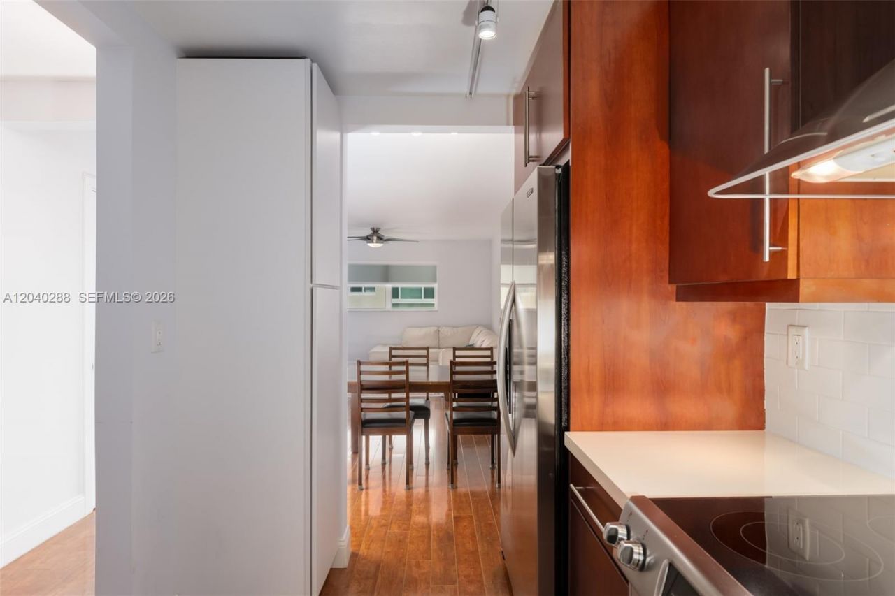 611 NE 14th Ave, Unit 206, Fort Lauderdale, FL 33304 Photo