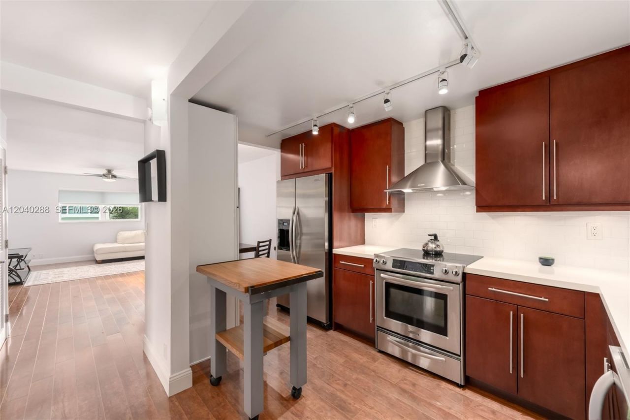 611 NE 14th Ave, Unit 206, Fort Lauderdale, FL 33304 Photo