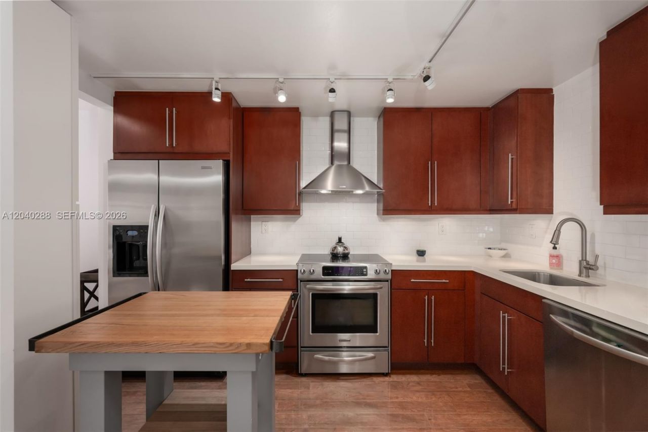 611 NE 14th Ave, Unit 206, Fort Lauderdale, FL 33304 Photo