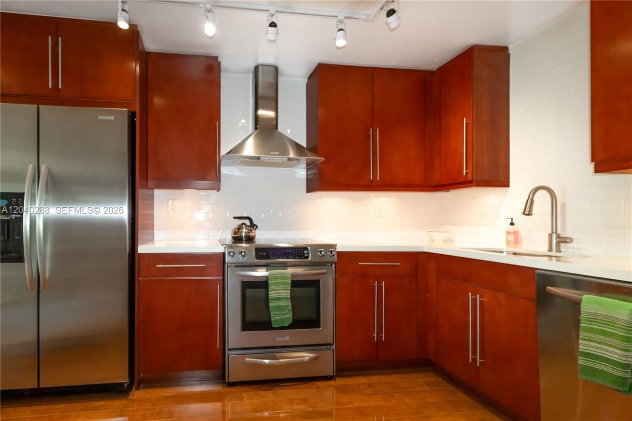 611 NE 14th Ave, Unit 206, Fort Lauderdale, FL 33304 Photo