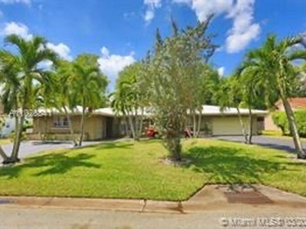 1430 NW 93rd Terrace, Coral Springs, FL 33071