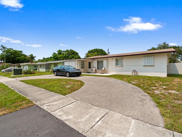 270 Iowa Avenue, Fort Lauderdale, FL 33312
