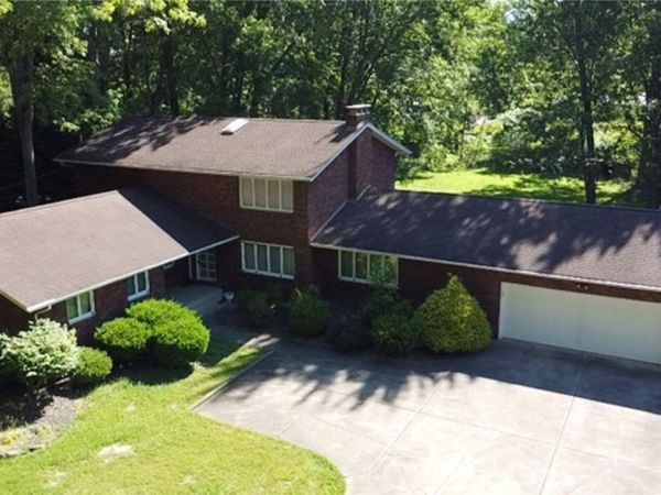 7421 W Parkside Drive , Youngstown, OH 44512