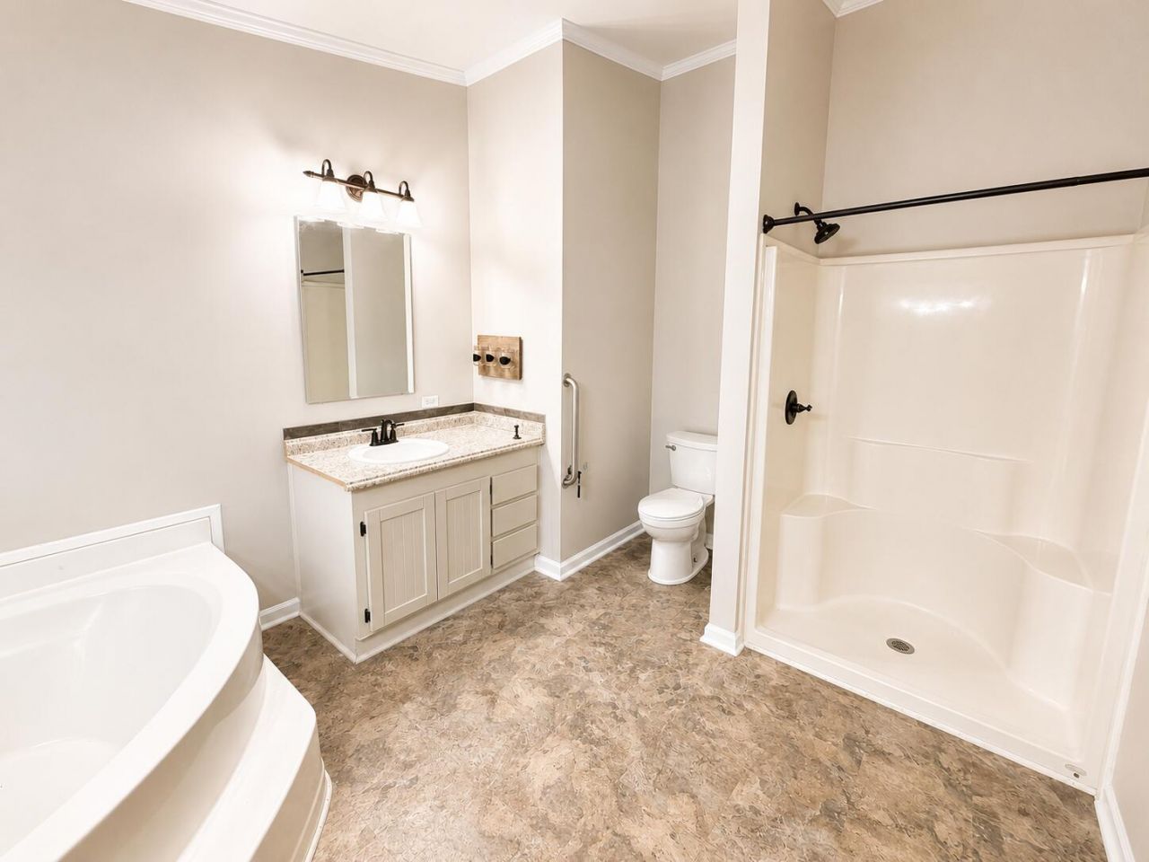 573 Pecan Orchard Drive Photo 12