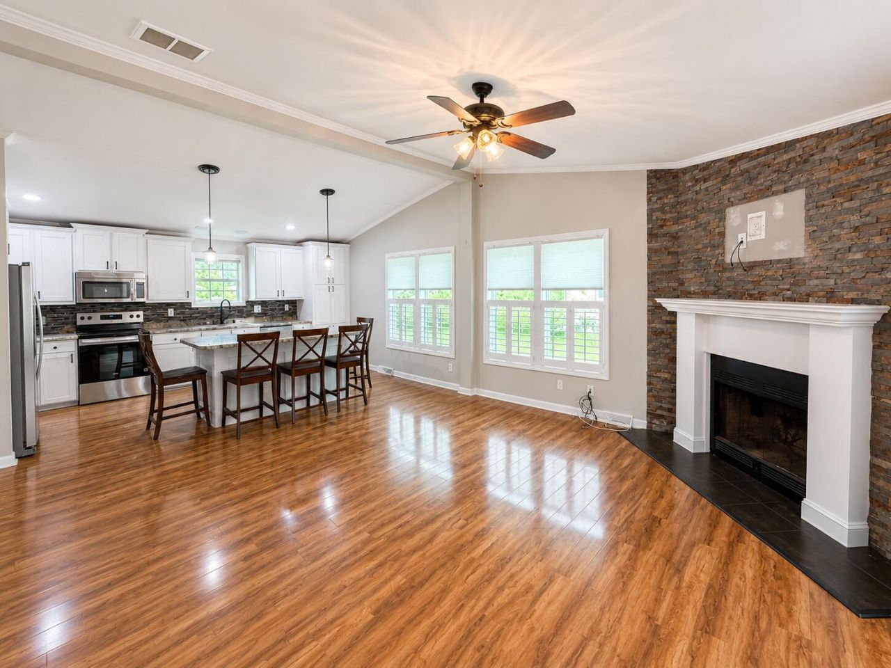 573 Pecan Orchard Drive Photo 13