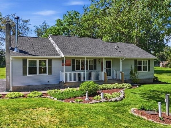 3 Countryside Rd, Knowlton, NJ 07832