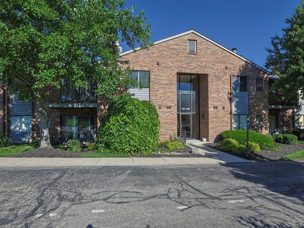 1544 W Galbraith Road, Unit 106, North College Hill, OH 45231