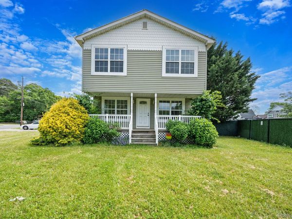 86 Eleanor Avenue , Mastic, NY 11950