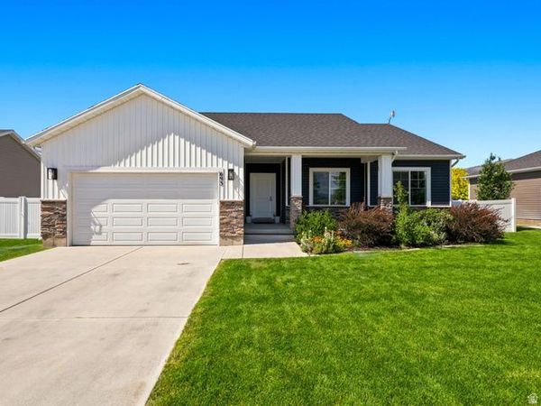 693 E 480 S, Hyrum, UT 84319