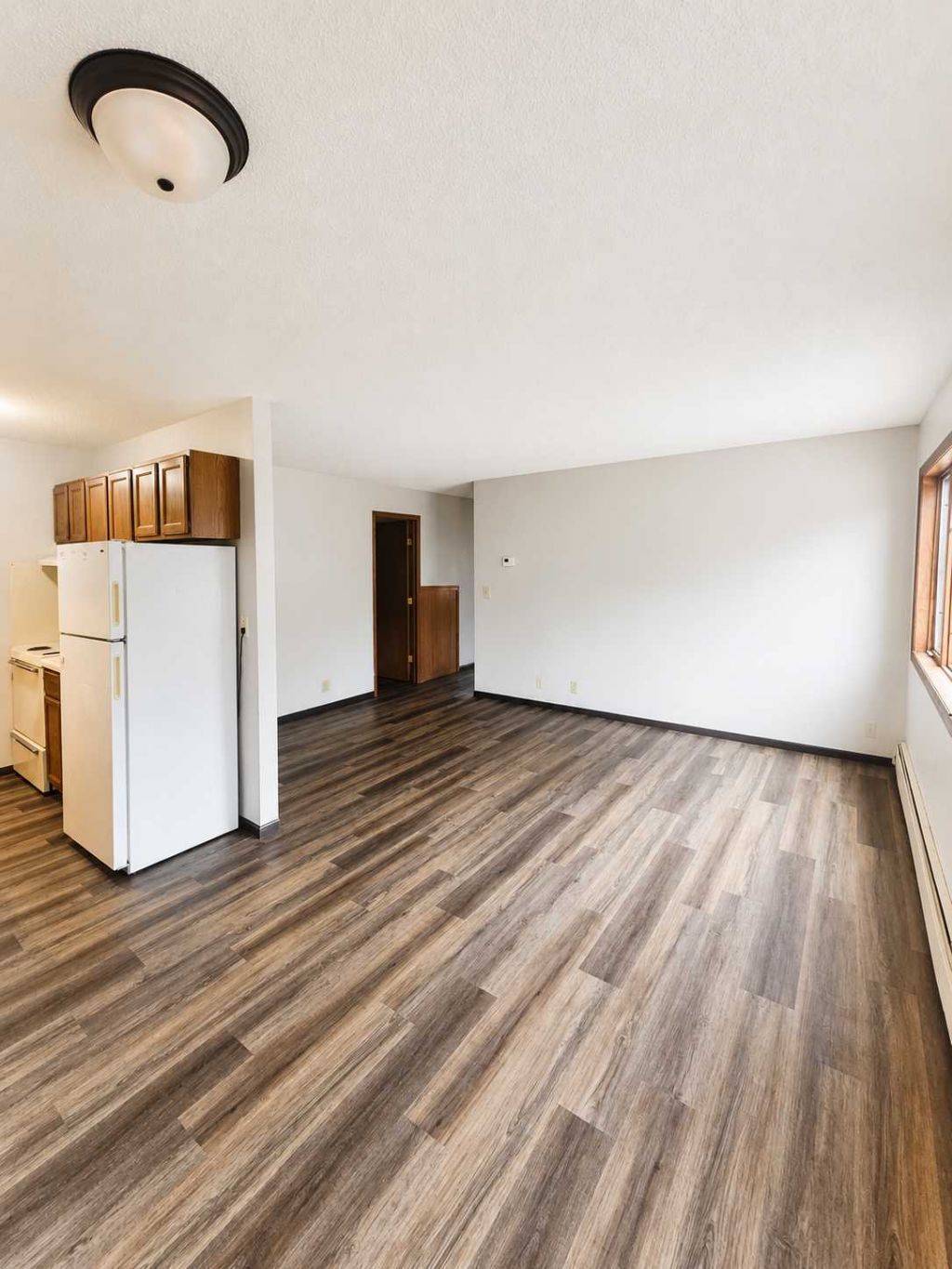 222 6th Street SW, Madelia, MN 56062