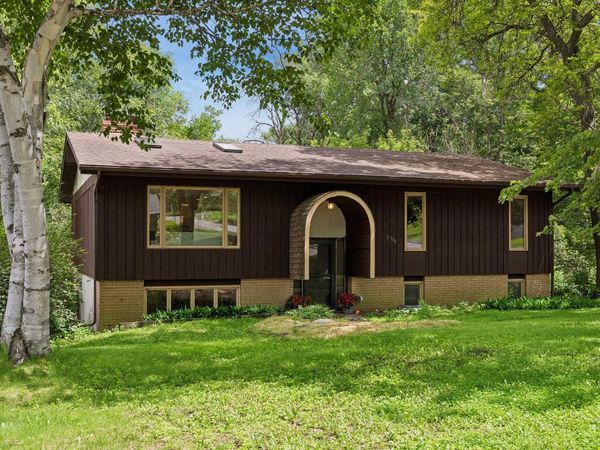 2700 Kyle Avenue N, Golden Valley, MN 55422