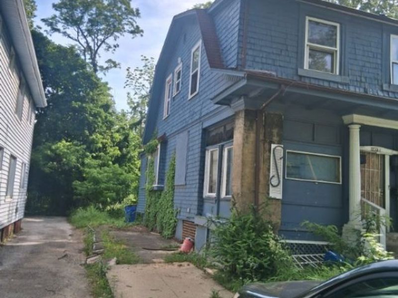 1775 Wickford, Cleveland, OH 44112 Photo 2