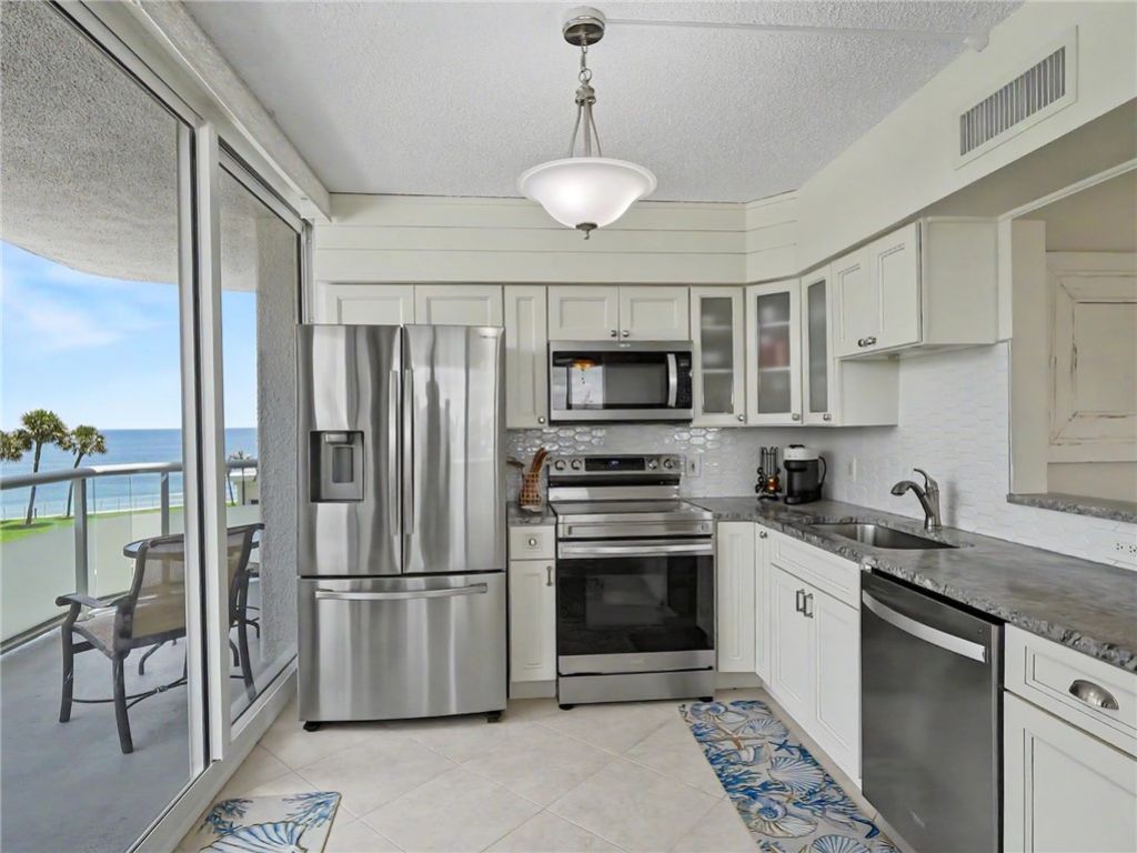 3554 Ocean Drive, Unit 302S, Vero Beach, FL 32963 Photo