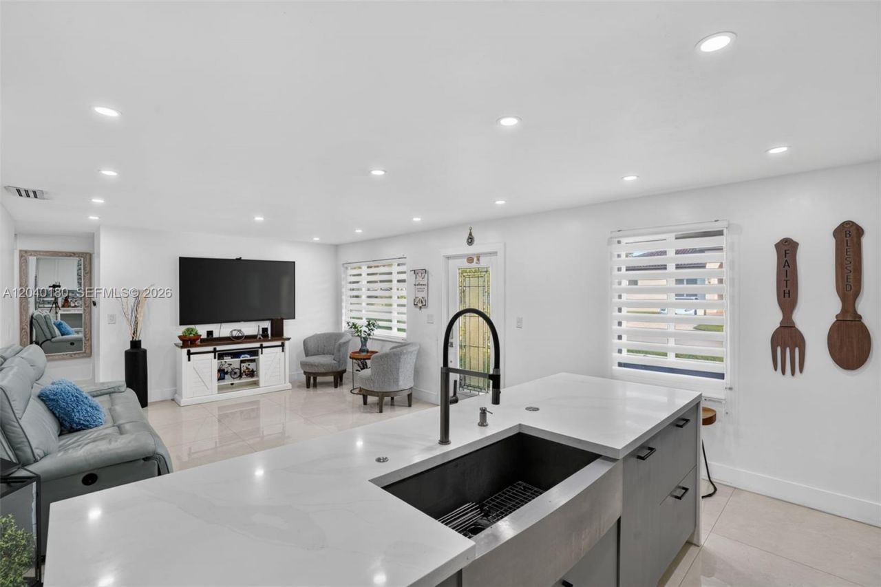 9535 SW 42nd St, Miami, FL 33165 Photo