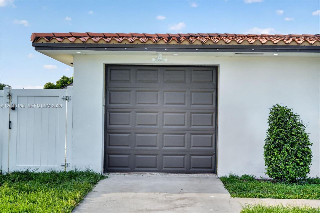 9535 SW 42nd St, Miami, FL 33165 Photo