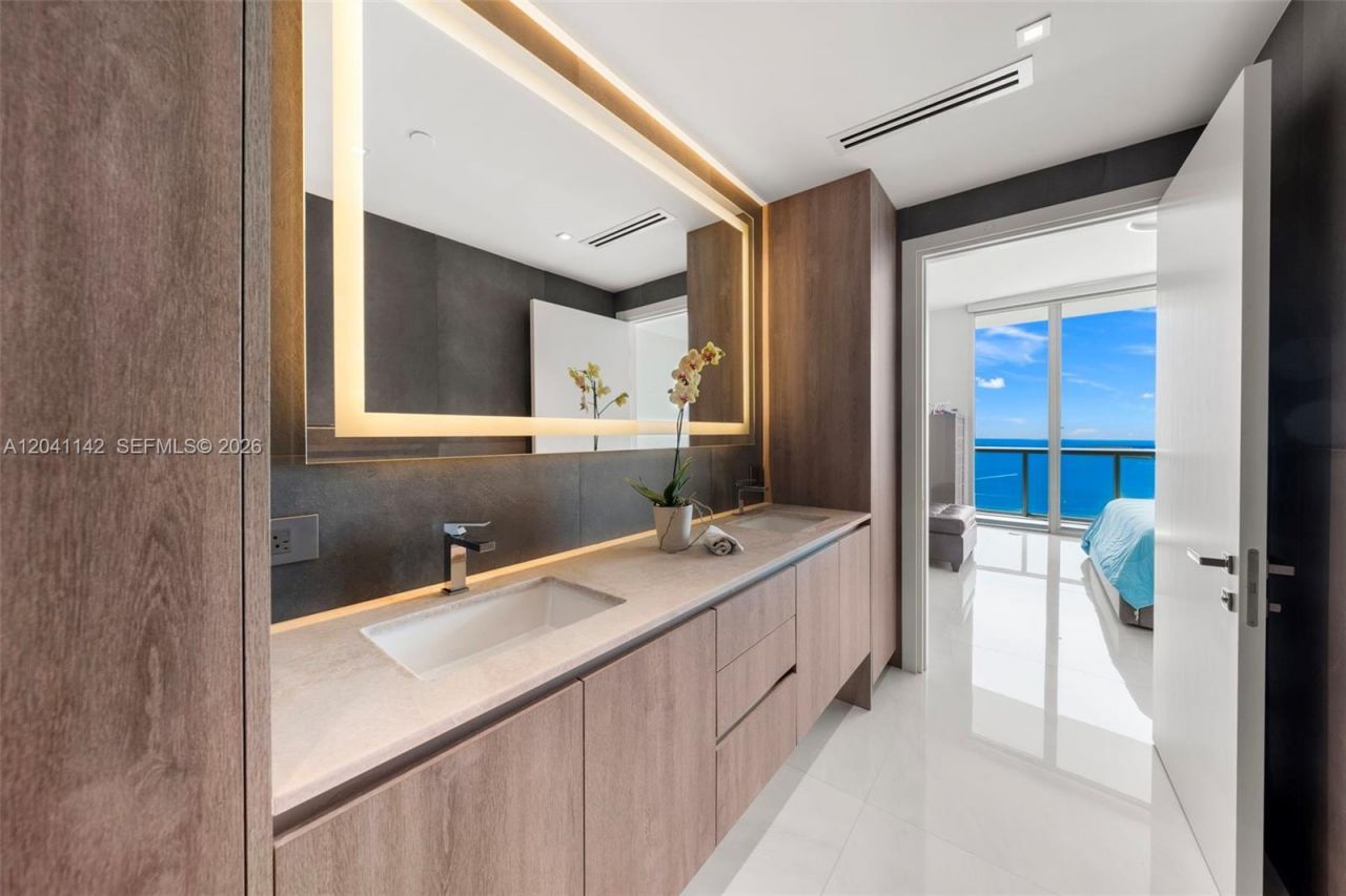 888 Biscayne Blvd, Unit 5404, Miami, FL 33132 Photo