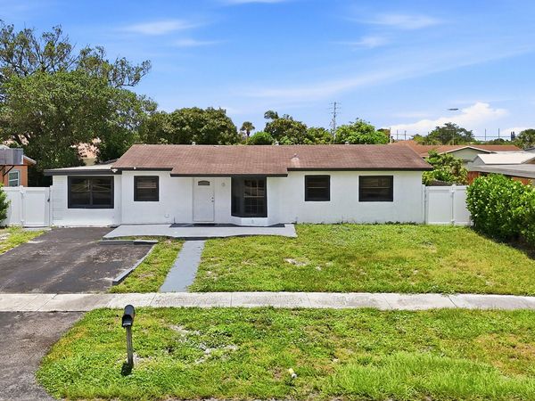 1060 SW 5th Terrace, Deerfield Beach, FL 33441
