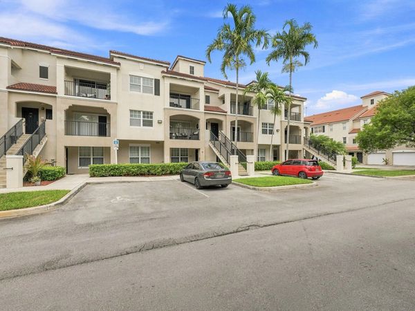 5860 W Sample Road, Unit 307, Coral Springs, FL 33067