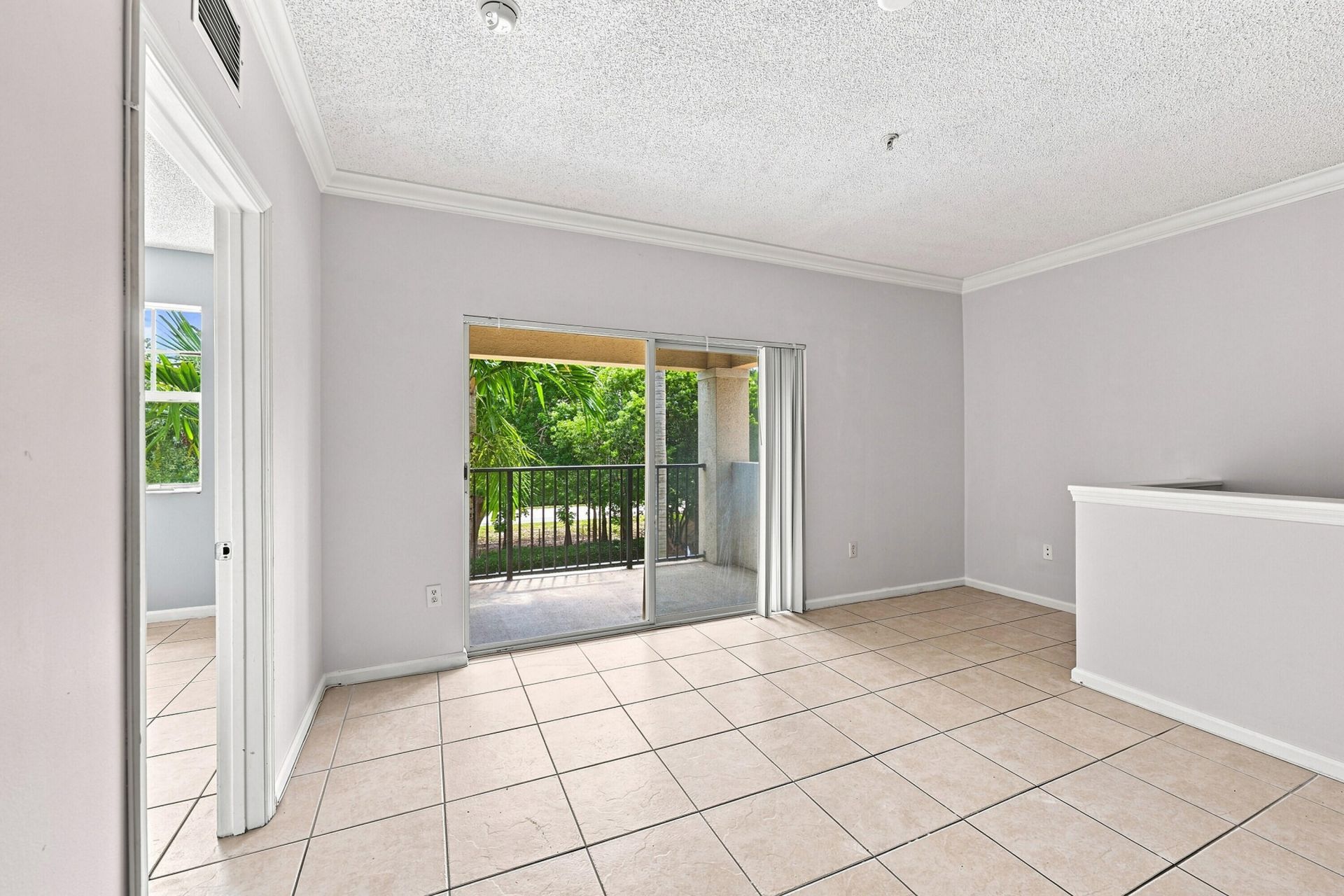 5860 W Sample Road, Unit 307, Coral Springs, FL 33067 Photo