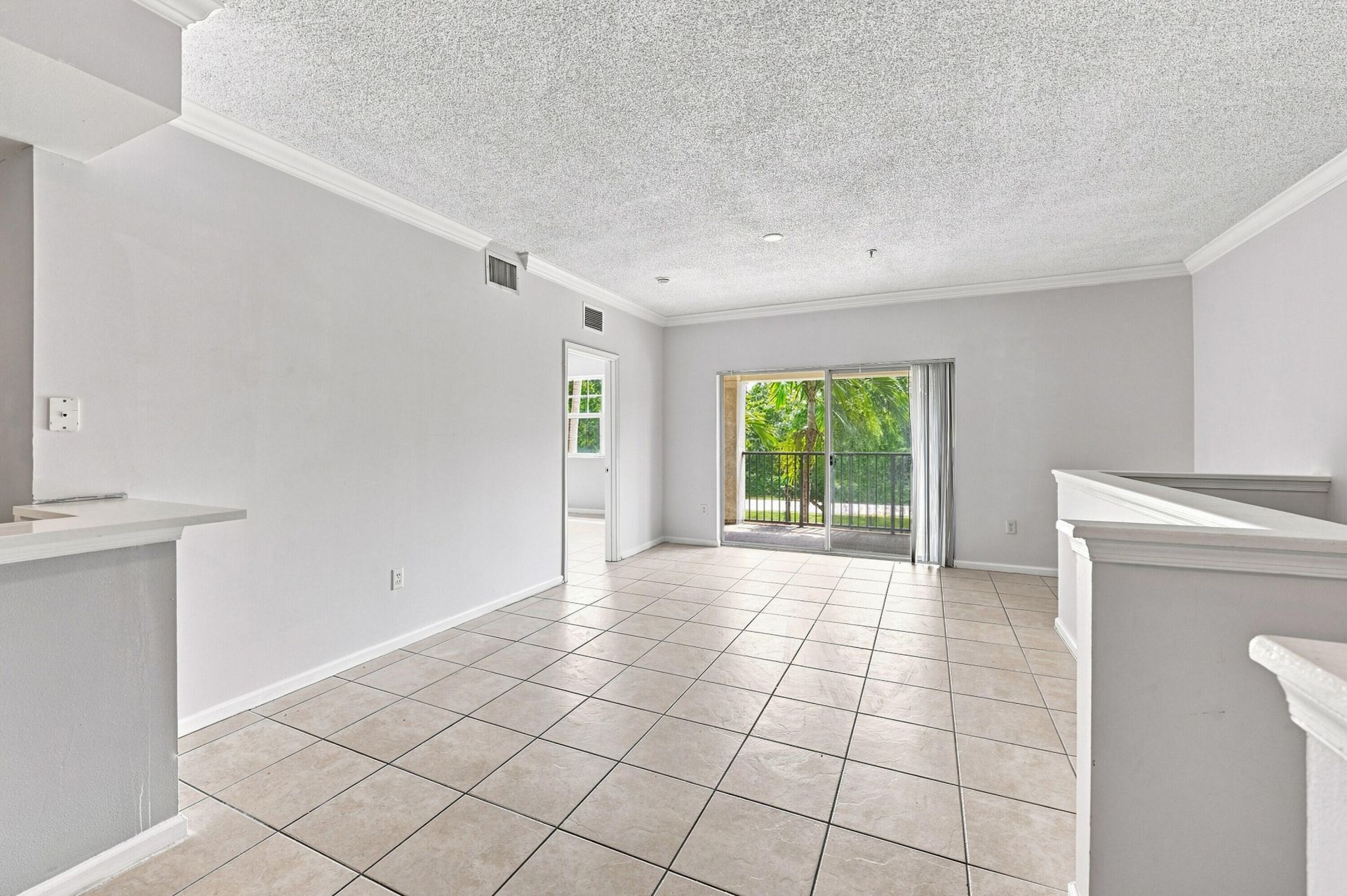 5860 W Sample Road, Unit 307, Coral Springs, FL 33067 Photo