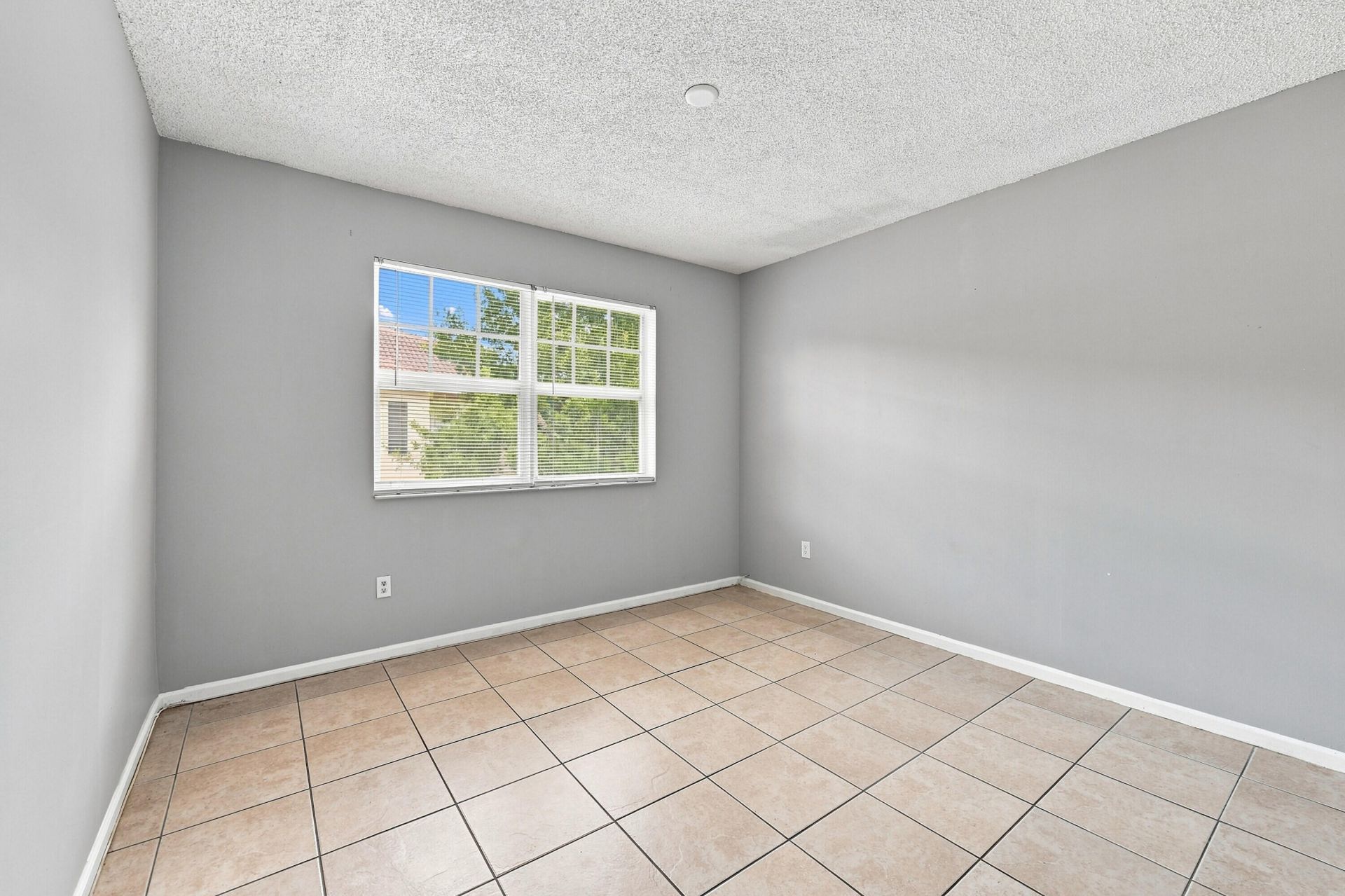 5860 W Sample Road, Unit 307, Coral Springs, FL 33067 Photo