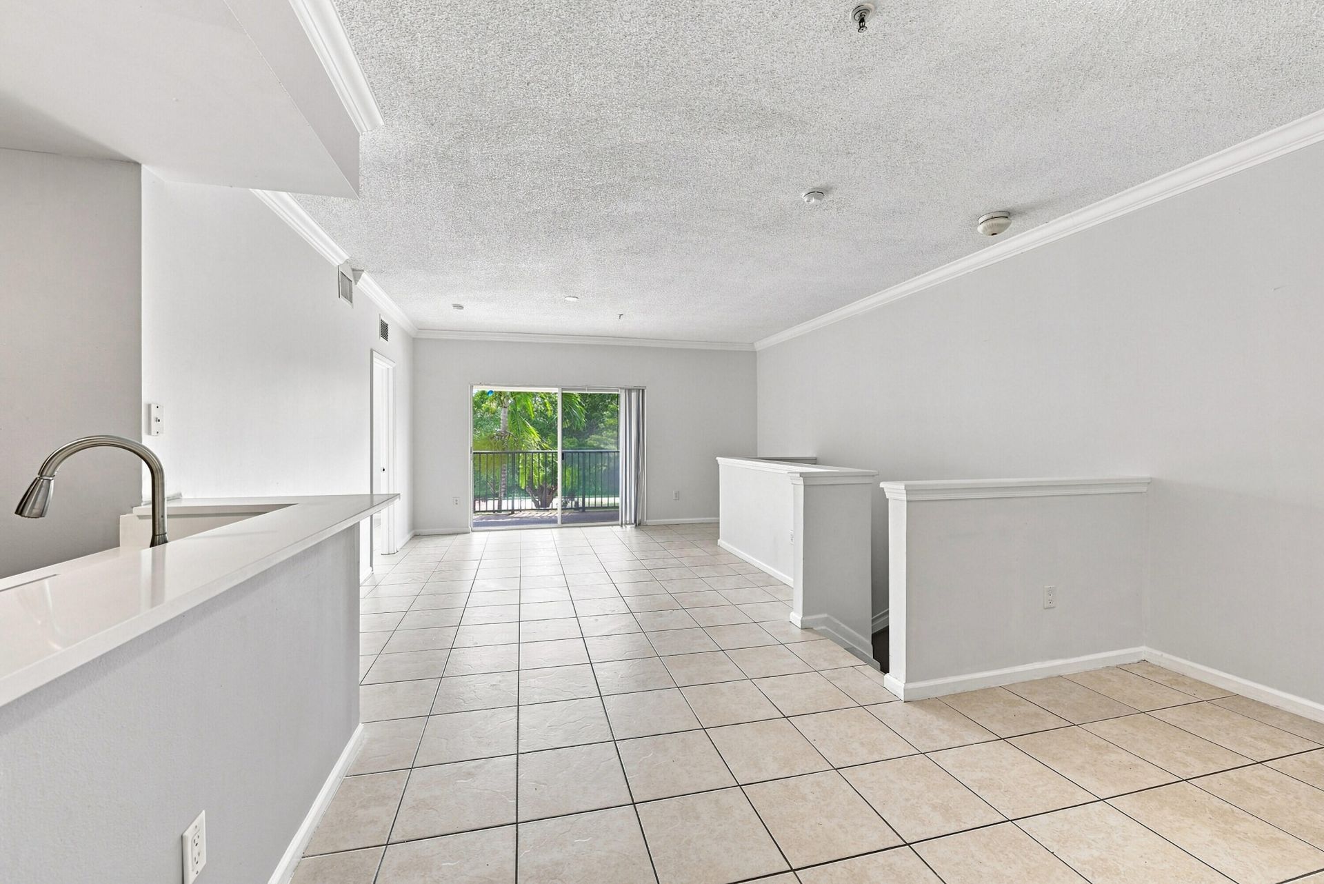 5860 W Sample Road, Unit 307, Coral Springs, FL 33067 Photo