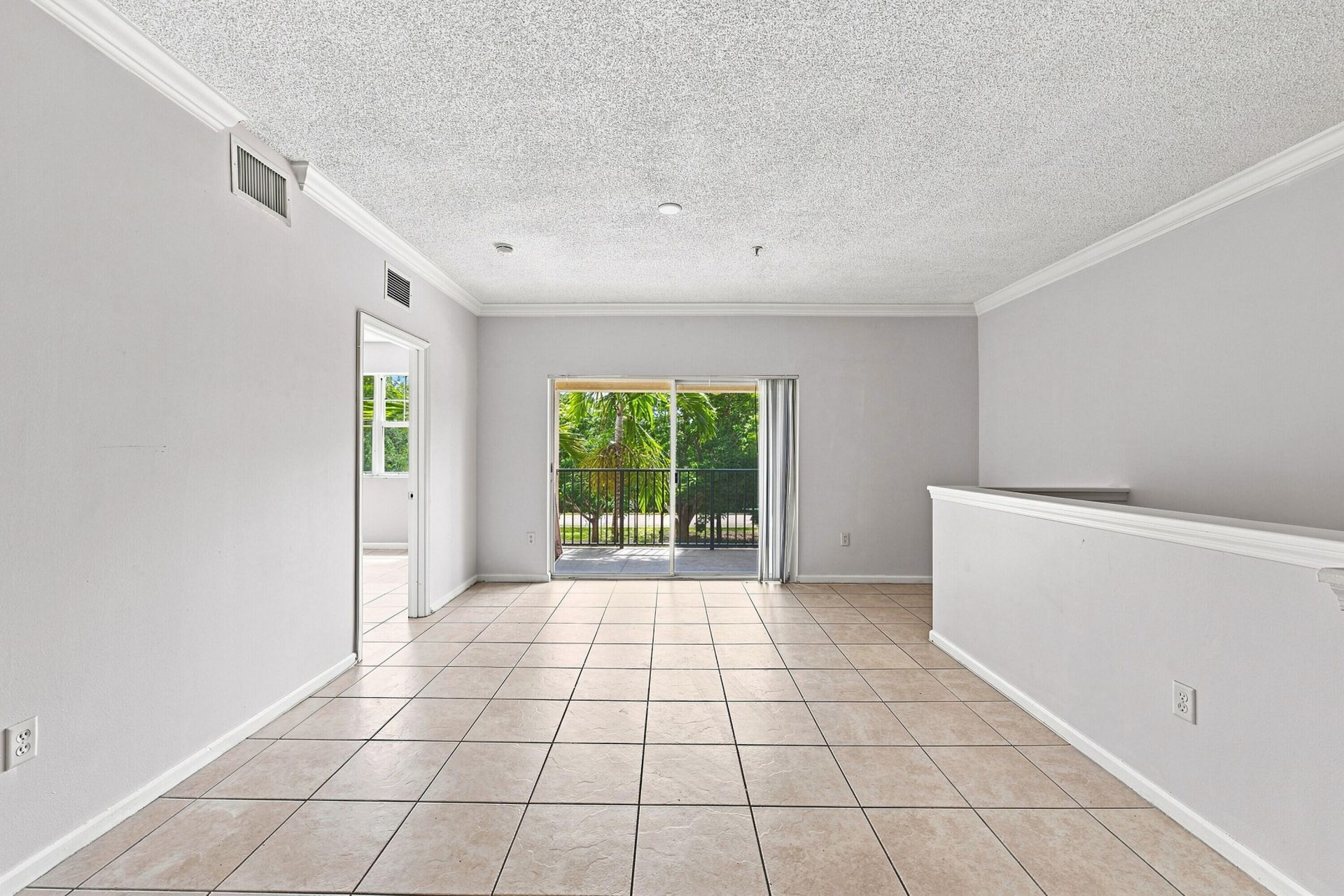 5860 W Sample Road, Unit 307, Coral Springs, FL 33067 Photo