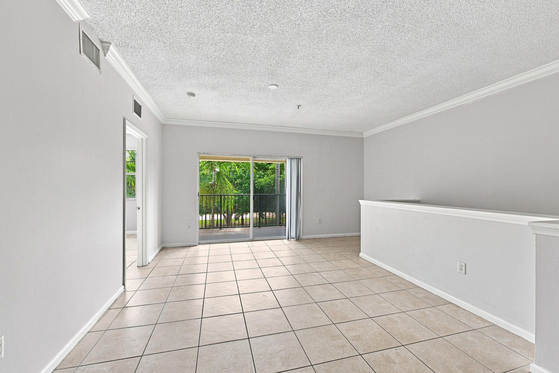 5860 W Sample Road, Unit 307, Coral Springs, FL 33067 Photo