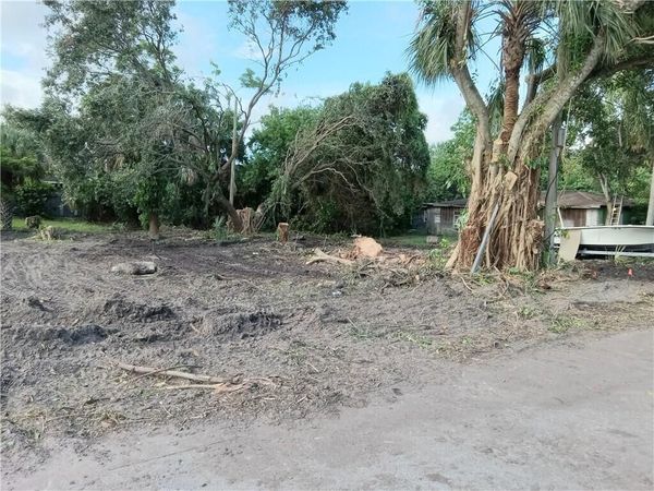 2066 42nd Place, Vero Beach, FL 32967