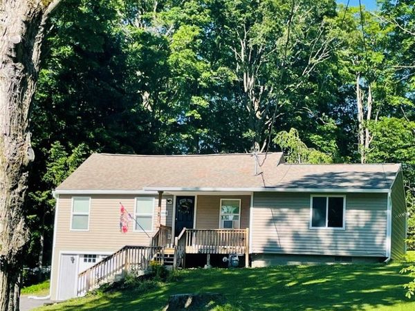 4982 Aitchison Road , Syracuse, NY 13215