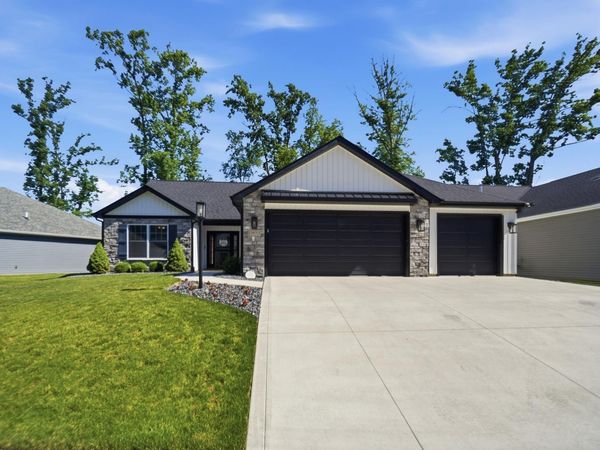 13870 Escondida Cove, Fort Wayne, IN 46845