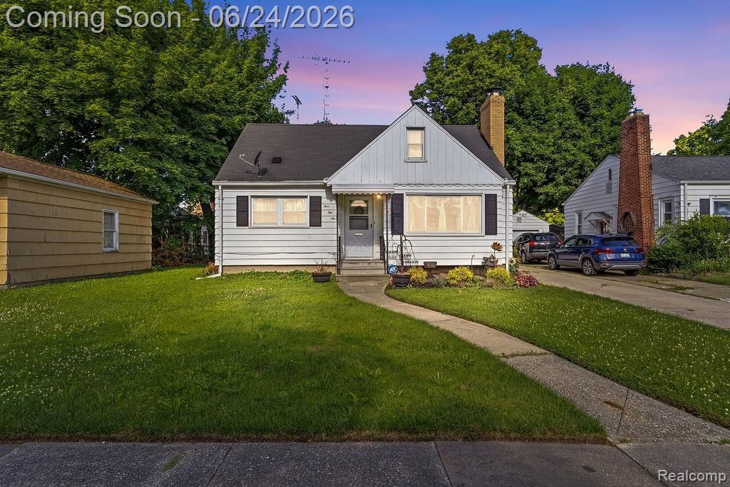 426 S Vernon Avenue, Flint, MI 48503 Main Photo