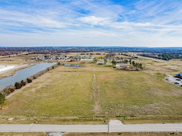 1409 S Wickham Road , Sapulpa, OK 74066