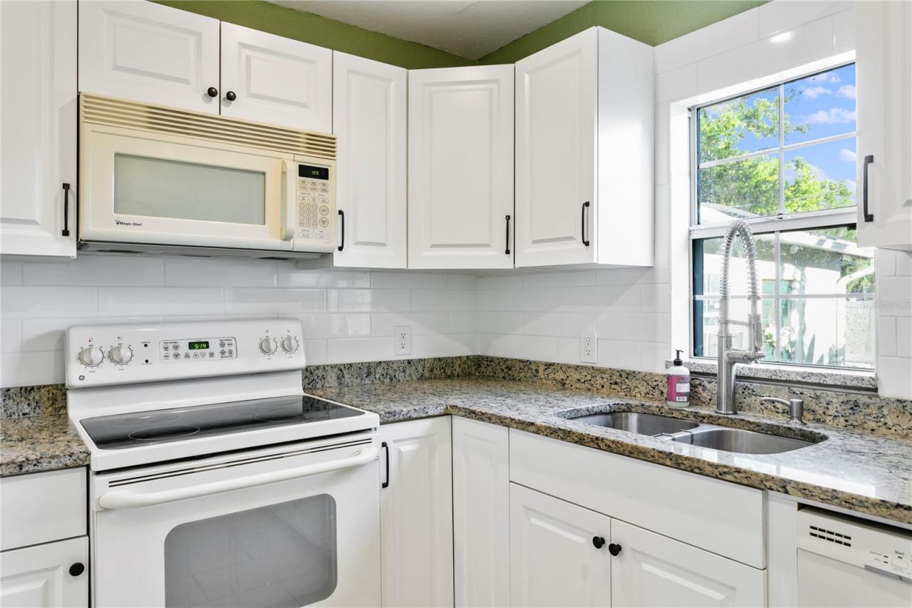 4740 22nd Avenue N, Saint Petersburg, FL 33713 Photo