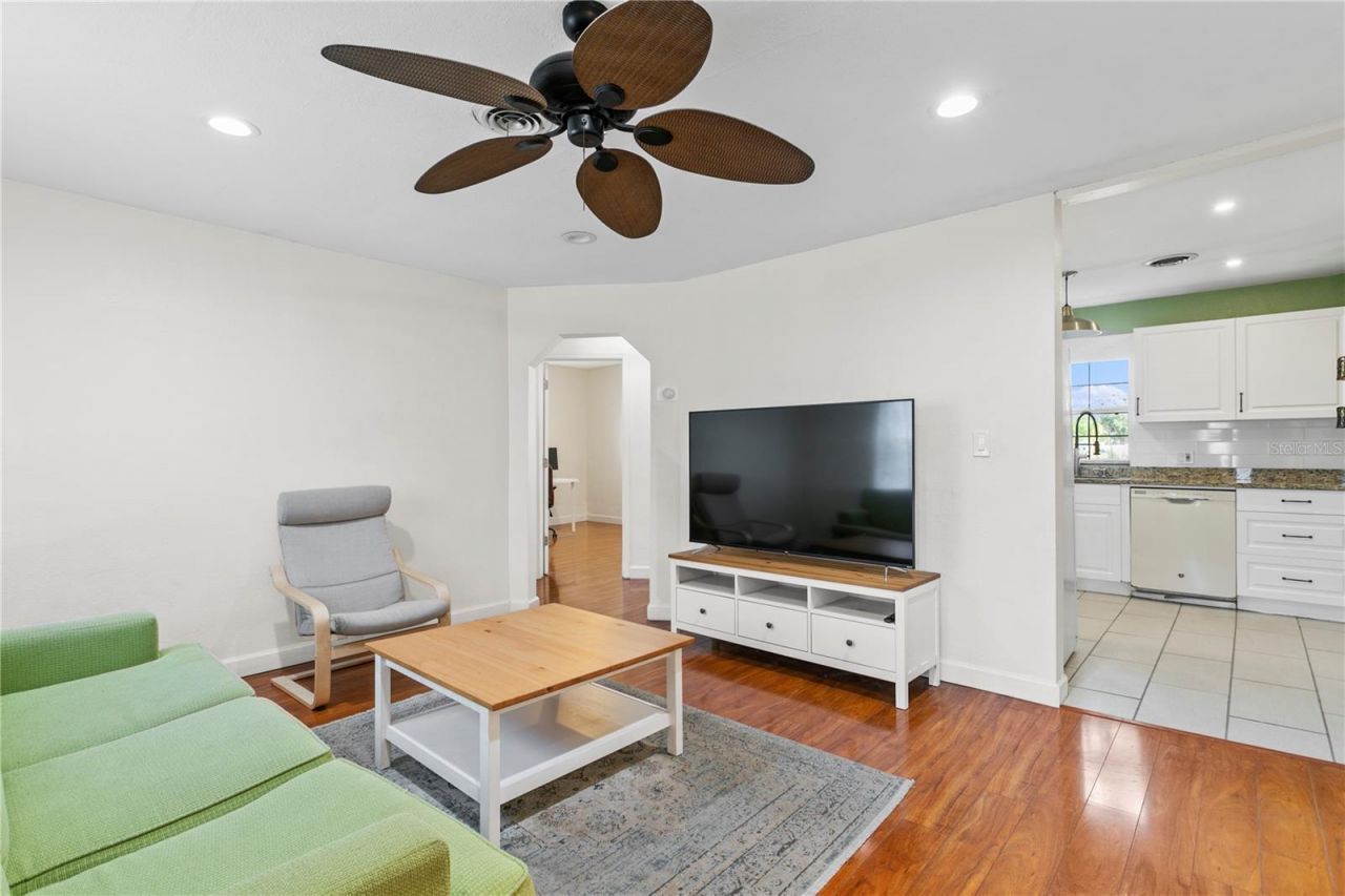 4740 22nd Avenue N, Saint Petersburg, FL 33713 Photo