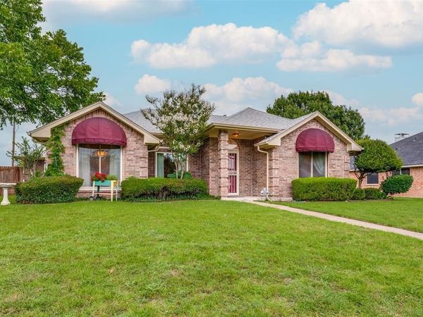 305 Sondra Way, Red Oak, TX 75154