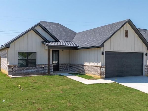 207 Sides Boulevard , Bullard, TX 75757