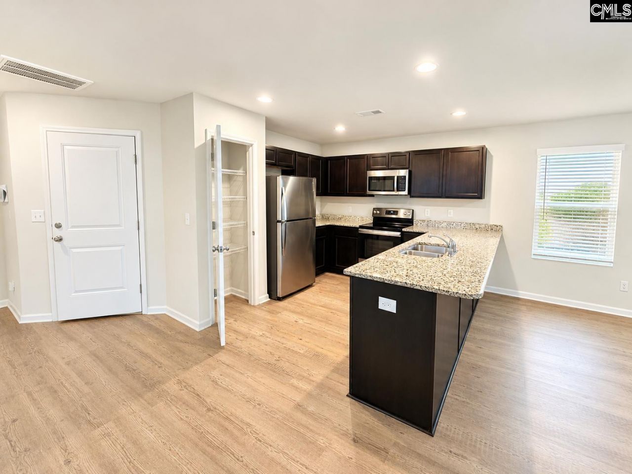 138 Dunkeld Drive  Photo 4