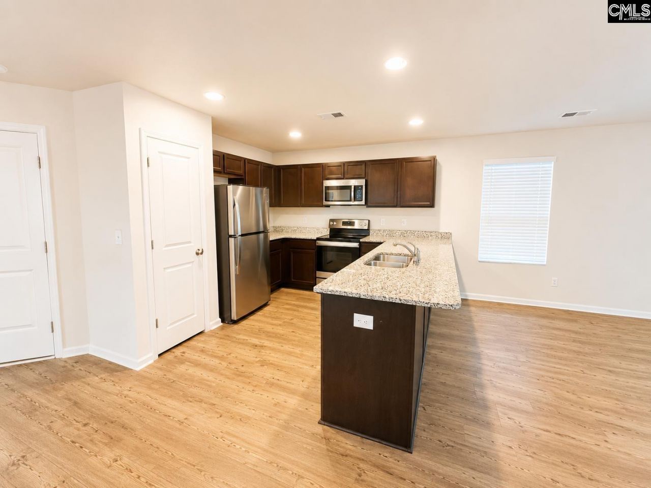138 Dunkeld Drive  Photo 6