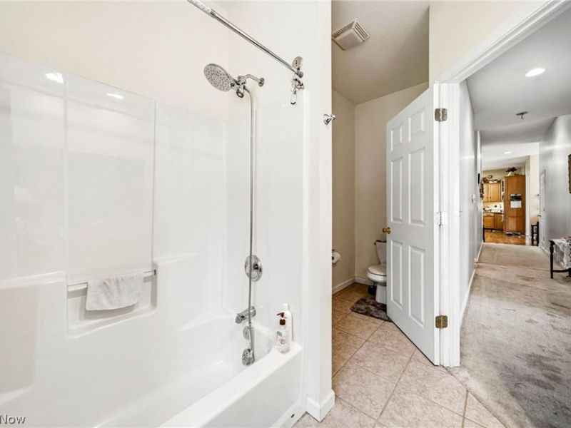 10401 Darrow Road, Vermilion, OH 44089 Photo 12