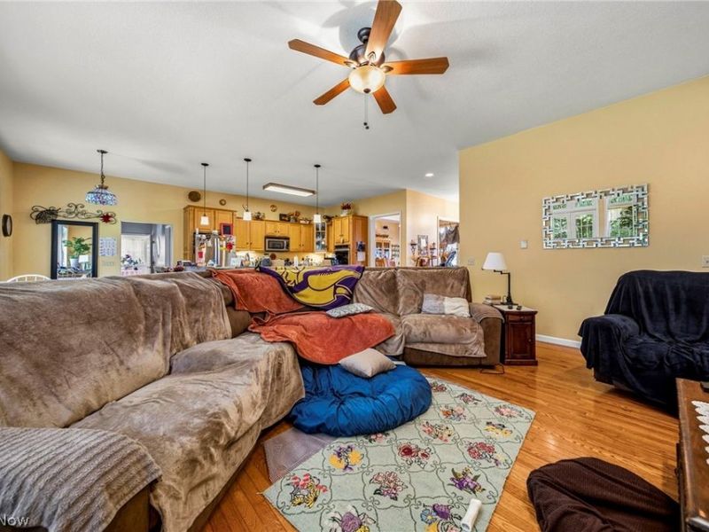 10401 Darrow Road, Vermilion, OH 44089 Photo 5