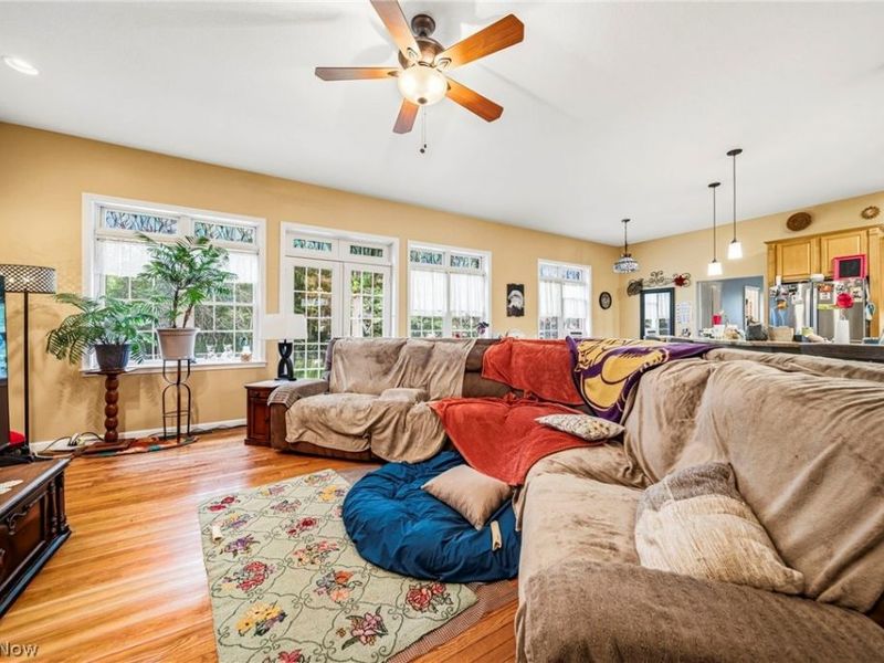 10401 Darrow Road, Vermilion, OH 44089 Photo 6