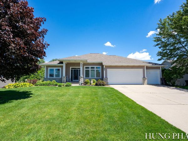 2136 Pleasant Pond Drive SW, Byron Center, MI 49315