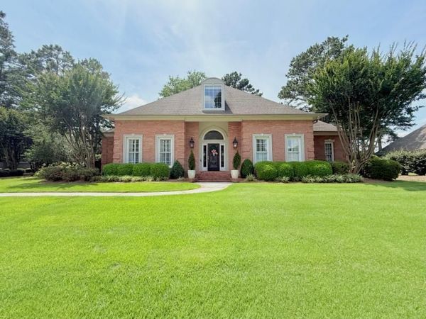 3173 N Hill Dr., Tupelo, MS 38804