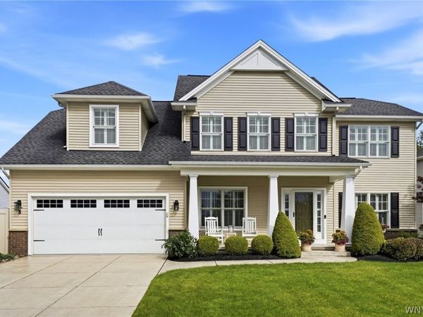 5 Parliament Lane , Lancaster, NY 14086