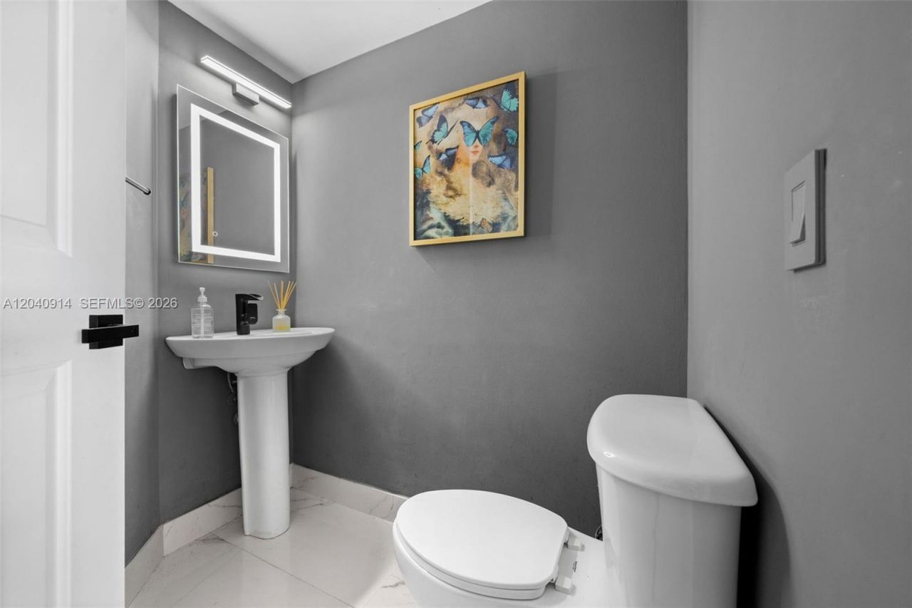 480 NE 30th St , Unit 904, Miami, FL 33137 Photo