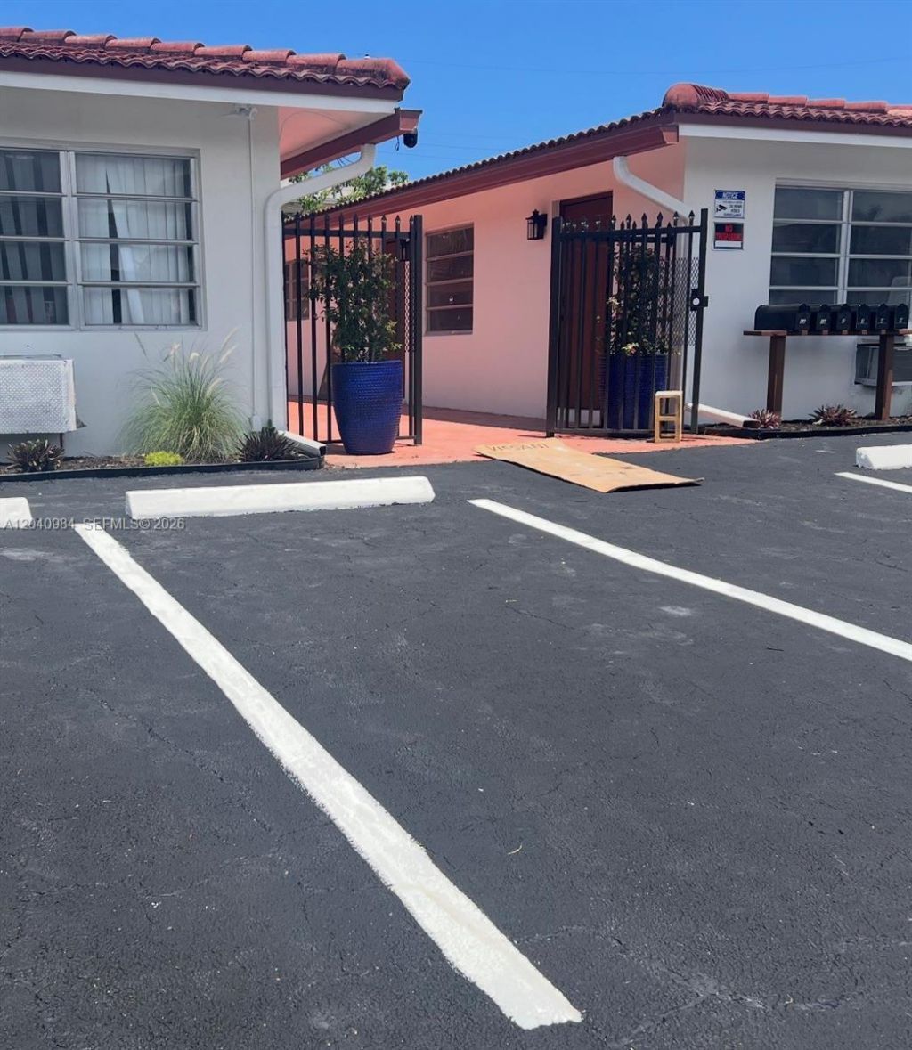 1140 NE 24th Ave , Unit 1, Pompano Beach, FL 33062 Photo