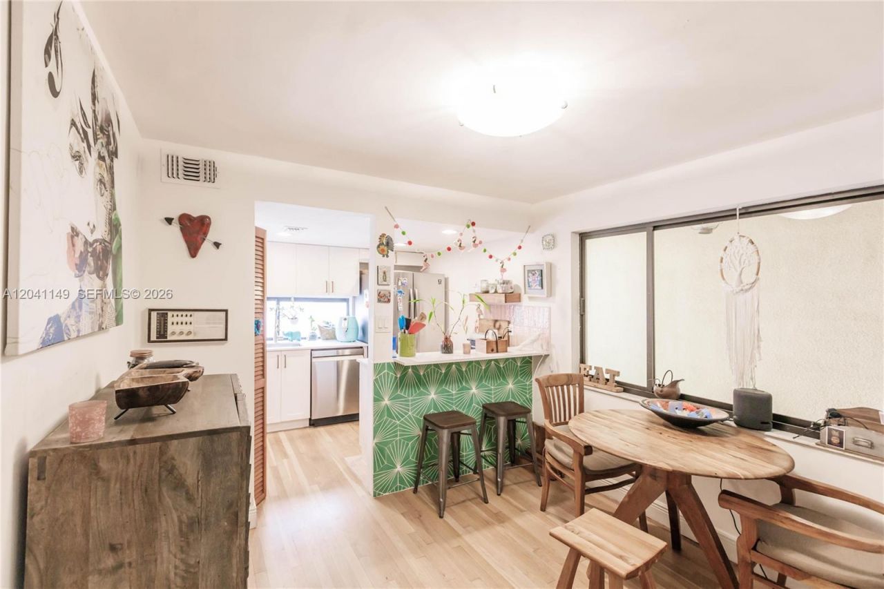 2956 Bird Ave, Unit 6, Miami, FL 33133 Photo